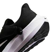 Nike Zapatillas de running 2024 W Air Zoom Pegasus FlyEase para mujer, de caña baja, DJ7383-001