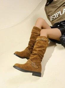 Botas medianas para mujer de mediados de pantorrilla, tacón mediano plano, botas altas de tacón, puntera redonda, botas altas de moda con cuña oculta, fuste largo plisado por encima de la rodilla en color marrón, tallas grandes - Marrón - Ver 2
