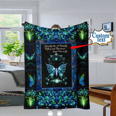 Una manta de franela con diseño de mariposa de dibujos animados personalizada, fotos personalizadas de parejas y familias, fotos de arte personal o fotos de mascotas personalizadas y texto son el regalo perfecto para el Día del Padre, el Día de la Madre o los amantes de las mascotas