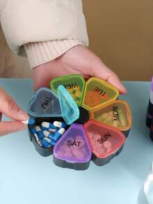 1pc Weekly 7-Compartment Petal Pill Box Sub-Packaging Box, 7-Day Flower-Shaped Sub-Compartment Capsule Pill Box Portable Carry-On - Multicolor - View 2