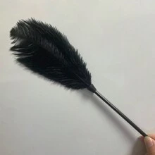 1 szt. Kot bawiący się patykiem narzędzie do drapania pióro patyk zabawka do nauki dla zwierząt domowych miotełka dekoracja tortu, zabawka dla kota do stylizacji włosów, dekoracja ubrań włosy kurczak puch sztuczne piórko