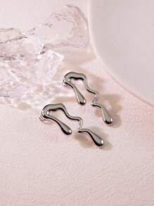 1 par de pendientes de acero inoxidable con inspiración en lava, adecuados para que las mujeres los luzcan en fiestas o como regalo festivo