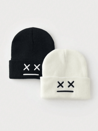 1顶3D刺绣XX表情针织帽，户外街头风防寒针织帽，休闲百搭冬季保暖帽，适合日常通勤男女冬季穿着