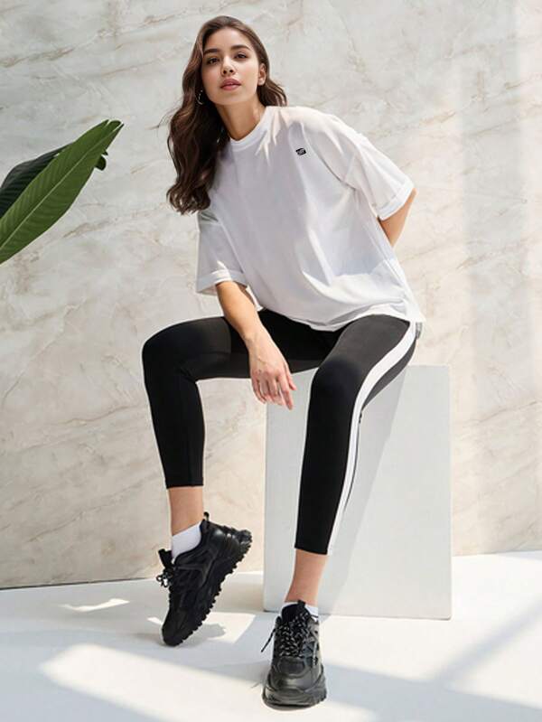2pcs Women's Sports And Leisure Set T-Shirt With Tight Yoga Legging