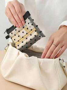 1 túi lưới đựng đồ trong suốt họa tiết trái tim dễ thương - Túi đựng mỹ phẩm di động có sức chứa, Túi đựng đồ trang điểm du lịch cho nữ Túi đựng mỹ phẩm lưới Túi đựng đồ vệ sinh cá nhân trong suốt Túi đựng đồ hình trái tim in hình trái tim nhỏ bằng vải nhung và thiết kế lưới Ví đựng tiền xu màu be, Túi đựng son môi Túi đựng đồ trang điểm Đồ dùng học tập Túi đựng đồ trang điểm Đồ dùng du lịch Túi đựng đồ trang điểm Túi đựng đồ trang điểm làm đẹp - Nhiều màu - Xem 2