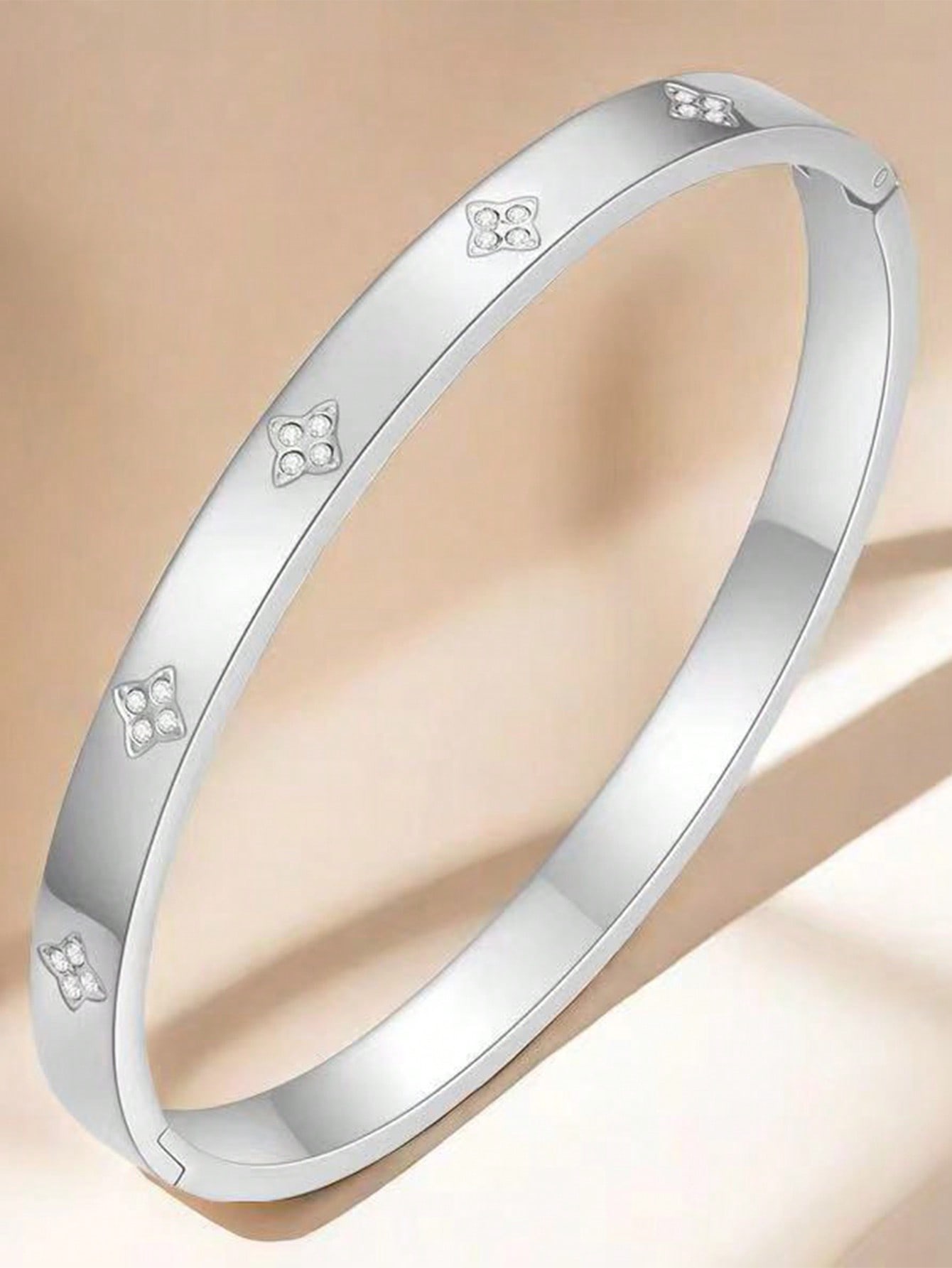 3 آساور نسائية أنيقة