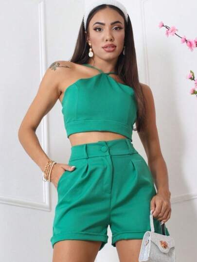 Conjunto Feminino Alfaiataria Short com Bolso Cintura Alta com Bolso e Croped Alcinha