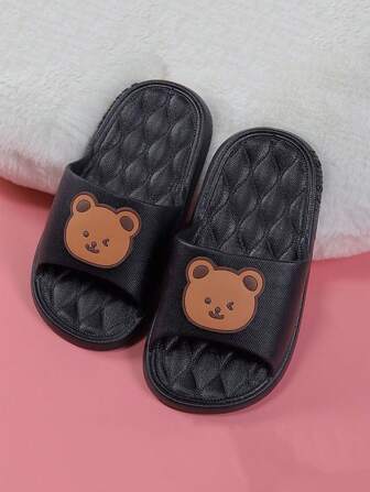 儿童拖鞋适合女孩在夏季室内和室外穿着。也适合男孩。2024 年新款。小熊设计。防滑且时尚