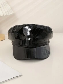 1 Stück wasserdichte Beanie-Mütze aus schwarzem und rotem Lackleder für Damen mit flacher Oberseite, schicker und ausgefallener europäischer und amerikanischer Stil, geeignet für Partys, Auftritte, Shopping und Fotografie