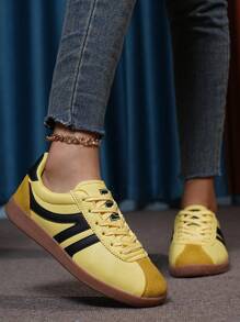 2024 New Ladies Classic Color Flat Casual Sport Shoes, Retro Lace-Up Comfortable Versatile Sneakers
