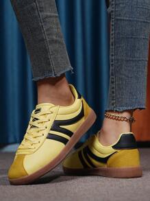 2024 New Ladies Classic Color Flat Casual Sport Shoes, Retro Lace-Up Comfortable Versatile Sneakers
