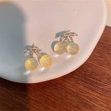 1 对甜樱桃锆石耳夹，适合无耳洞的女性 - 彩色 - 查看 3