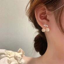 1 对甜樱桃锆石耳夹，适合无耳洞的女性 - 彩色 - 查看 2