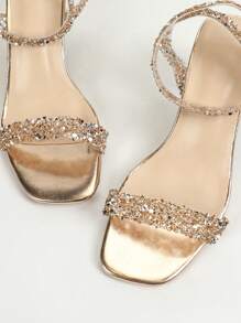 Damen Mule Sandalen mit kristallbesetzter Blockabsatz, offene Zehenpartie mit Nieten, Slip-On, glamouröser Champagner-Klassiker für Partys