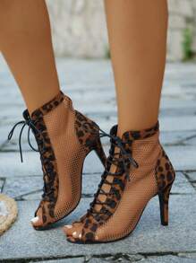 بوت كاحل من الشبك والجلد المخملي بنعل عال مطبوع بنمط نمر متنفس مع ربطة - متعدد الألوان - مشاهدة 2