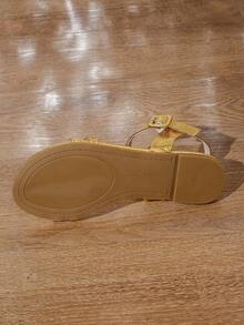 Giày sandal đế bằng hở mũi in họa tiết da rắn cỡ lớn cho nữ có quai ở mắt cá chân - Vàng - Xem 6