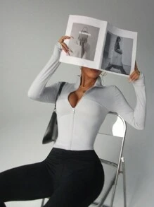 FWH Women's Fashion Yoga Outdoor Running Commuting Dating Sun Protection Essential Stretch Comfortable Back-Shaping Abdominal-Toning Slimming Fitness Retro High-End Street Elegant Sportswear Running Workout Wear Zipper Stretch Minimalist Fashion Sexy Fitted Long-Sleeve Yoga Jacket - Grey - View 4