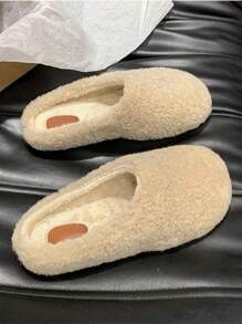 Chaussures plates enfiler femme, avec semelle souple et confortable, antidérapante, doublure en peluche, coloris unicolore, décoré d'une boucle métallique, style rétro mignon et polyvalent. Idéal pour l'intérieur, la maison, le bureau, le campus et les sorties
