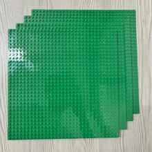 1块男女通用积木底板，兼容主流品牌16*32和32*32小积木，图案丰富，ABS材质，玩法多样，多种颜色可选，是完美的生日礼物。