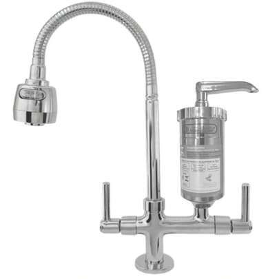 Torneira Gourmet Bica Móvel Cromado Para Bancada Cozinha Com Filtro Pró Saúde e Tubo Flexível Giratório Com Arejador Dois Tipos de Jato  7141 C80