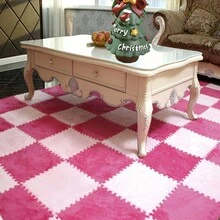 6 件套紫红色和粉红色拼布地毯，泡沫互锁毛绒垫，圣诞装饰地毯，12 英寸 X 12 英寸小尺寸可组合，现代简约风格 EVA 底部高密度柔软毛绒顶部，方形可洗适用于圣诞节、万圣节和日常家居场景 - 玫紅+粉紅色(6片裝) - 查看 10