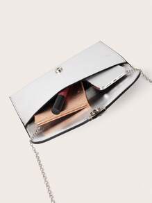 闪亮奢华信封手拿包，饰以精美十字纹金属配件，PU材质，配有金属链条肩带，适合派对、婚礼、盛会、正式晚宴等场合，可搭配婚纱、礼服、舞会礼服、生日礼服，优雅时尚，展现女性魅力。 - 銀色 - 查看 7