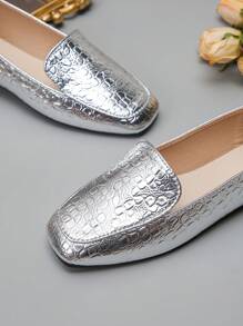 Încălțăminte plat cu vârf pătrat de primăvară/toamnă, pantofi cu slip-on cu vârf pătrat, pantofi casual de modă în aer liber, pantofi versatili pentru femei, cu vamp joasă, mărimea 35-43, potriviti cu rochie, imprimeu de crocodil argintiu