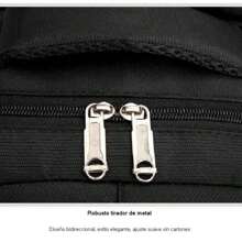 Mochila de hombre resistente. Difetentes colores. Tres compartimentos. Cierre doble, cintas acolchonadas y cintas ajustables.