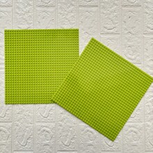 1块男女通用积木底板，兼容主流品牌16*32和32*32小积木，图案丰富，ABS材质，玩法多样，多种颜色可选，是完美的生日礼物。