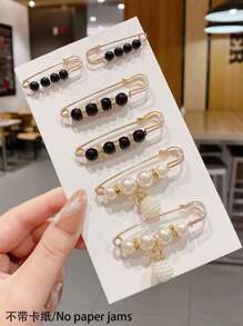 6pcs/set Black & White Anti-light Brooch As A Fashion Decoration