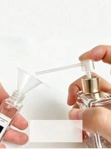 1 Conjunto de Distribuidor de Bomba de Perfume, incluindo Conta-Gotas, Bomba de Subembalagem e Funil, é uma ferramenta necessária para Subembalagem de Perfume de Maquiagem e um equipamento perfeito para Viagens, adequado para uso em garrafas de 5-15 mililitros