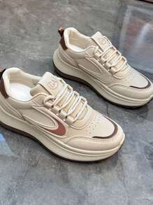 Sneakers alla moda e comode in stile coreano, con suola spessa, scarpe da ginnastica eleganti e versatili per donne, nuovi arrivi di sneakers casual a collo basso con suola chunky
