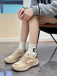 Sneakers alla moda e comode in stile coreano, con suola spessa, scarpe da ginnastica eleganti e versatili per donne, nuovi arrivi di sneakers casual a collo basso con suola chunky