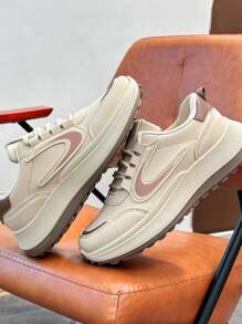Sneakers alla moda e comode in stile coreano, con suola spessa, scarpe da ginnastica eleganti e versatili per donne, nuovi arrivi di sneakers casual a collo basso con suola chunky