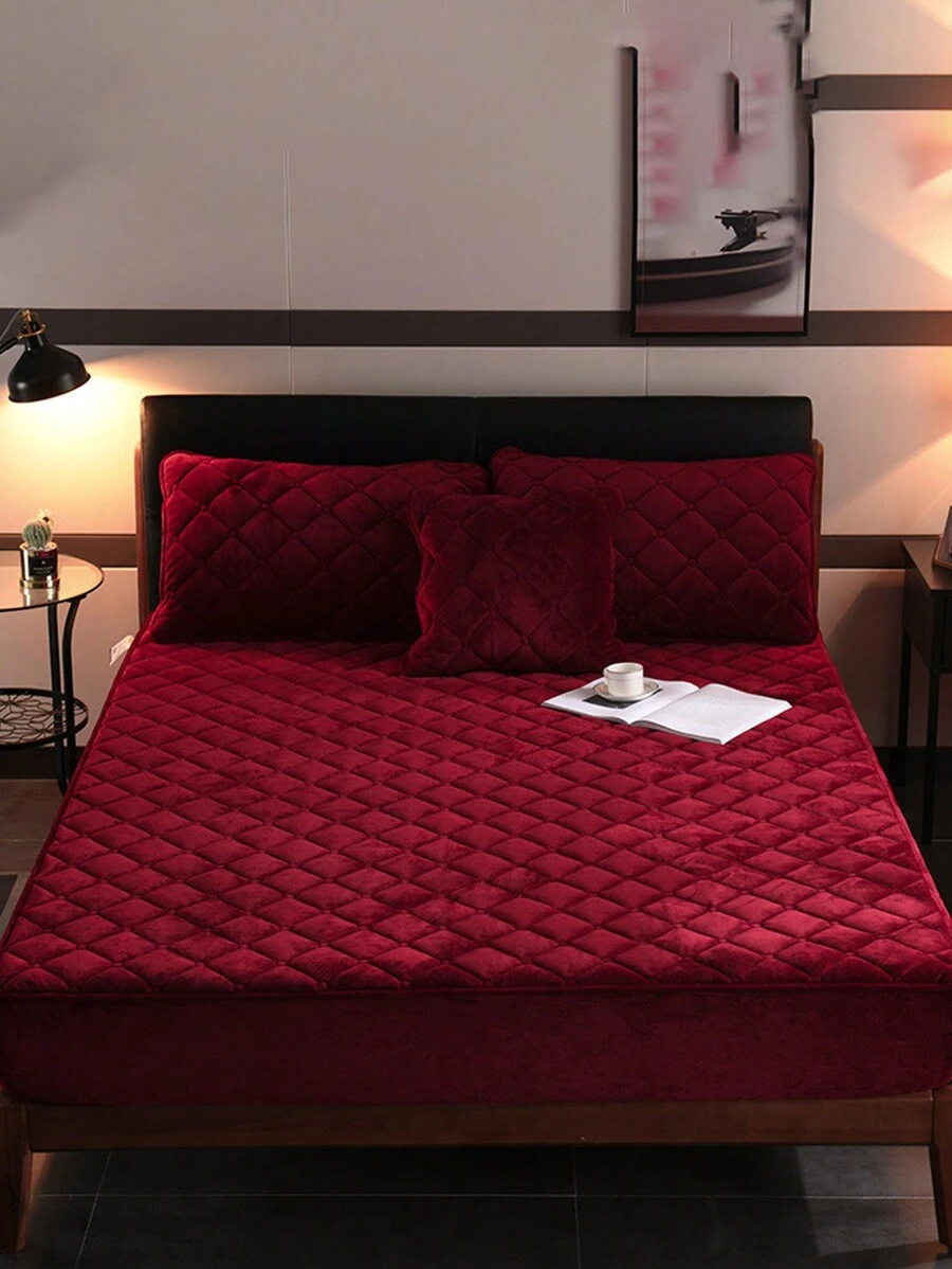 3pcs Thick Velvet Fitted Sheet Set (1* Fitted Sheet + 2*Pillowcases, Without Core), Soft Comfortable Breathable Bedding Warm Winter Solid Color Claret Mattress Protector Set, For Bedroom, Guest Room