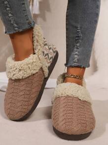 Pantuflas de invierno para mujer de tipo botín de tobillo con slip-on, zapatos de casa cálidos y cómodos con color contrastante