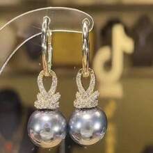 زوج من أقراط اللؤلؤ الاصطناعية الأنيقة مزينة بحجر الزركونيا الأحمر، هدية أنيقة للأصدقاء والأم