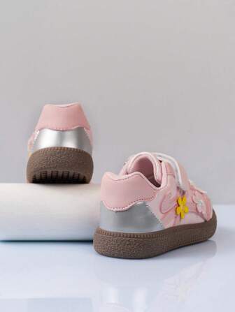 春秋新款软底休闲鞋，户外百搭舒适灵活宝宝幼儿女童运动鞋