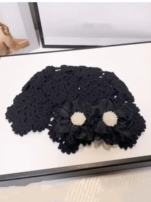 1 pezzo Berretto a cuffia lavorato a mano in poliestere casual boho con fiore di perle traforato, sottile e traspirante, adatto per tutte le stagioni per le donne