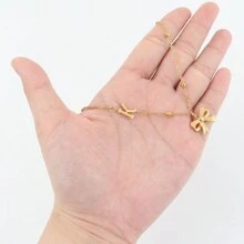 1件新款金色字母蝴蝶结吊坠不锈钢珠链项链，女士款 - 金黃色 - 查看 3