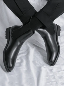 Nouvelles bottes hautes pour hommes, style britannique couleur unie bout rond, bottes à semelle épaisse antidérapante pour extérieur, randonnée, déplacement, moto, mode, bottes de neige