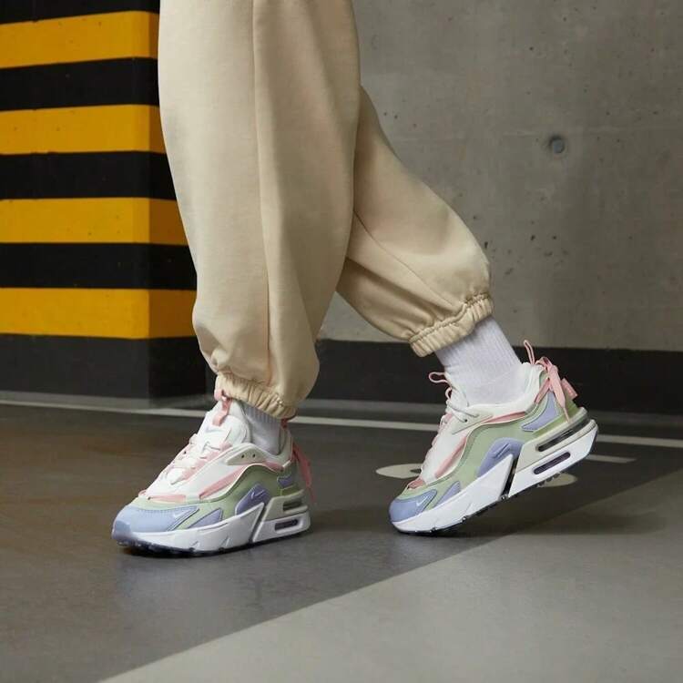 Nike Zapatillas Air Max Furiosa para mujer, color blanco y rosa