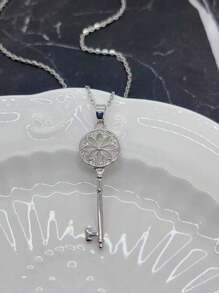 1pc Stainless Steel Sun Flower Pendant Necklace For Women, Luxury Sparkling Rhinestones Elegant Clavicle Chain, Jewelry, Not Including Gift Box Valentines