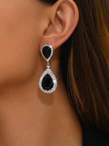 High-End Fashionable Silver Crystal White Earrings