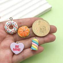 30 piezas de encantos de resina simulados de frutas, donas, corazones y comida surtidos para hacer joyas artesanales, collares, pulseras o accesorios