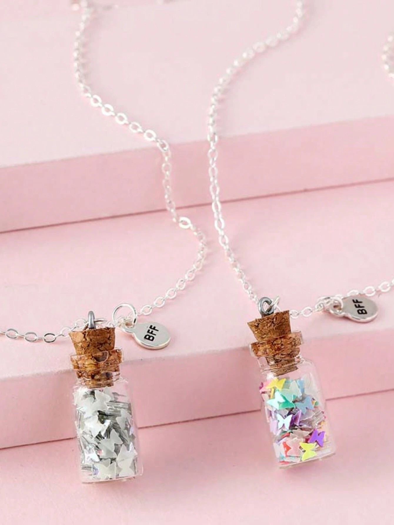 2pcs Set New Unique Kids Gift Glass Bottle Pendant, Minimalist Glow In