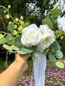 1件白色玫瑰婚礼走道装饰，粉色教堂长椅装饰，婚礼仪式派对椅装饰，配以人造花、桉树叶和丝带