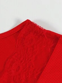 قمصان صيفية للنساء، تيشيرتات نسائية بياقة على شكل حرف V وأكمام قصيرة مزينة بالدانتيل والأجزاء المقصوصة، ملابس الشارع، تيشيرت كرة القدم