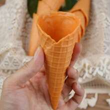 2 paquets / 5 paquets de cônes de crème glacée simulés blanc, noir et rouge croustillants. Modèles de cônes croustillants, jouets alimentaires de crème glacée réalistes. Accessoires de photographie, décor de scène, utilisés pour s'entraîner à faire de la crème glacée - Cône croustillant - Voir 4