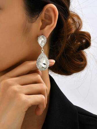 High-End Fashionable Silver Crystal White Earrings